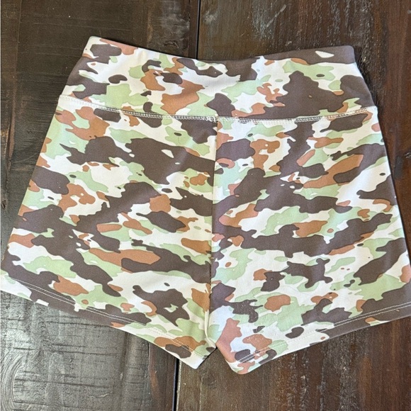 ShoSho Camo Print Biker Shorts Women’s Size M  EUC - Picture 3 of 3